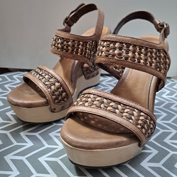 UGG Assia Wedge Platform Sandal Wedge Heels Chocolate Woven 5.5 - Picture 11 of 14